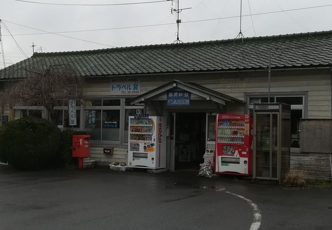 木造のレトロな駅舎