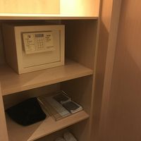 ベッドルームのクローゼット