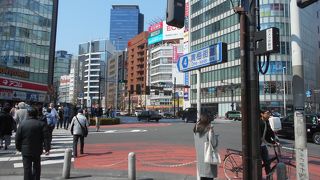 現在の青梅街道は、新宿西口大ガードから