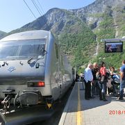 山岳鉄道のフロム鉄道に乗りました。