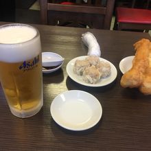 生ビールに焼売とヤウチャッカイ