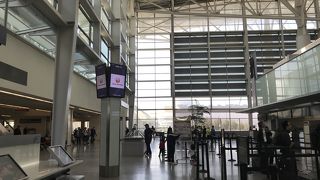 SFOのチェックインの TSA PREシステムとサクララウンジ♪