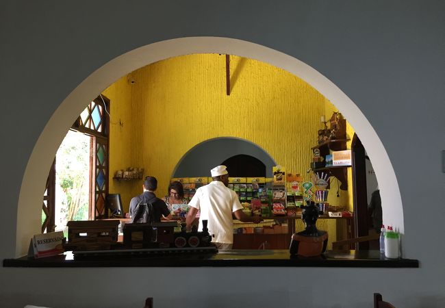Brasil産：Specialty Cafeを生産するこの小さな町で、昼食を食べるなここやろぉ～というお店（サンロウレンソ／ミナスジェライス州／ブラジル）