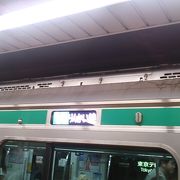 列車によってはJR埼京線の車両が使用される場合があります