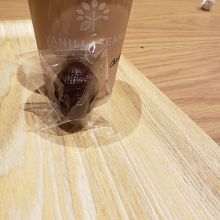 飲み物を注文すると大仏チョコがついてきた！