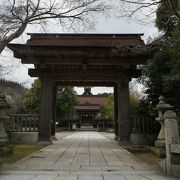津山城から移築した門があります