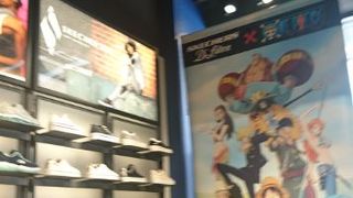 日本でも人気急上昇中のスニーカーブランドショップ