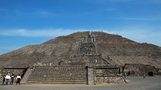 世界で３番目に大きなピラミッド