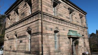 重厚な造りに驚き