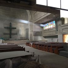 教会内部はまだ出来上がっていませんでした。