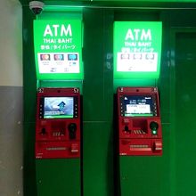 空港内のATM