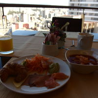 ラウンジでの朝食