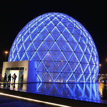 退場口は入場口と同じ