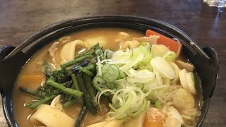 いつも賑わっている山中湖畔のほうとうの店「小作」