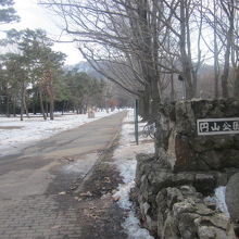 ちょっとマイナーな北東側入口の様子