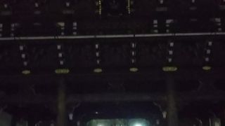 夜の参道と境内は静か