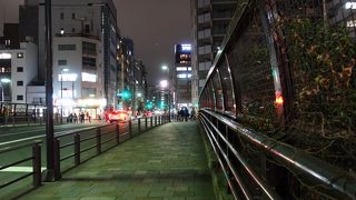 築地と新富を分ける橋