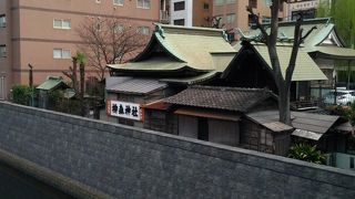 時代劇に良く出てくる神社