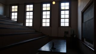 シンプルな教室