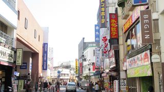 飲食店が多い通りです