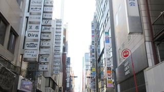 銀座の歴史に触れられる飲み屋街です