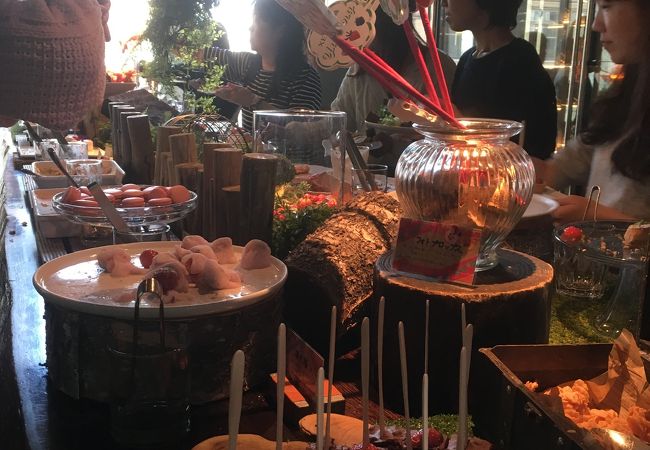 ビュッフェCafé and Restaurant 東京・大阪：イチゴ食べ放題付きビュッフェ、「EXE」系列4店舗に