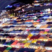 ラチャダー鉄道市場