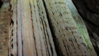 秋芳洞最大の鍾乳石です