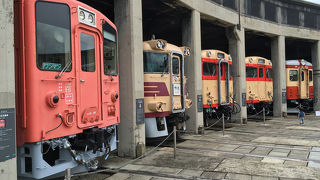 貴重な車両が見学できる。
