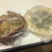 釜揚げしらすピザとオニオングラタンスープのパン