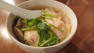 場所が分かりづらいですが、おいしいベトナム料理が食べられます！