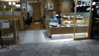 お寿司を軽く食べられます。