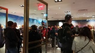 地下街の閉店は早い