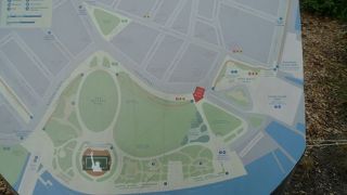 レストラン、カフェ、リスも