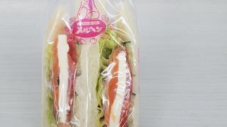 具がぎっしりのサンドイッチ