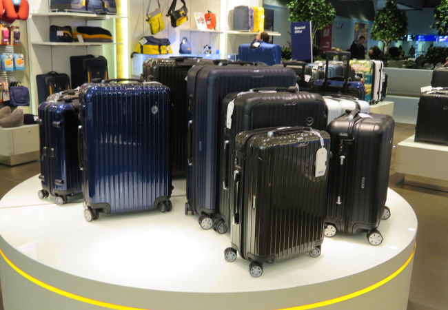 ルフトハンザ　ワールドショップ　限定　ポーチ ルフトハンザ限定 アメニティポーチ 在庫商品 | リモワ(RIMOWA