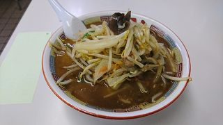 焦がしラードの醤油ラーメン