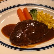 ハンバーグもソースがあい美味しかったです。