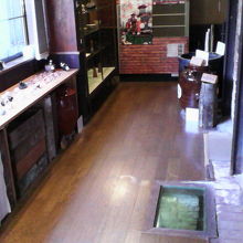 焼き物の展示販売コーナーもあります