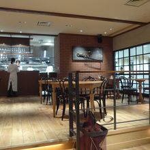 落ち着きのある店内です