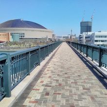 ふれあい橋から見えるドーム