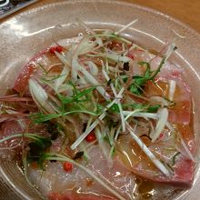 カルパッチョ。二種盛りもあるようです。