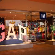 いつもセールをしてくれている品揃え豊富なGAP