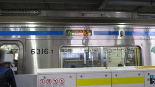 意外にも６両編成なのです。