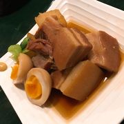 沖縄古民家でウチナー料理を堪能した。