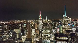 トップオブザロックからエンパイアステートビルを見る