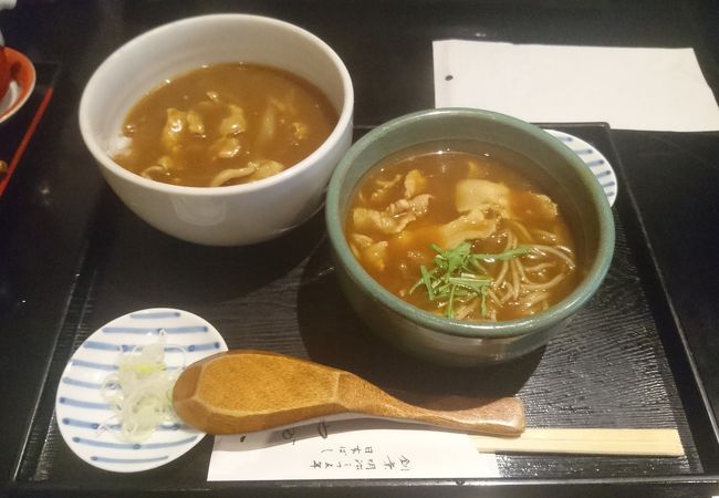 老舗店のカレーを食す