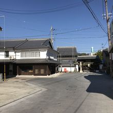 花岳寺への静かな町並み