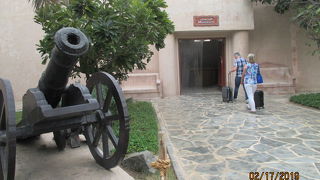 アブダビの歴史を垣間見れる、小さな博物館がありました