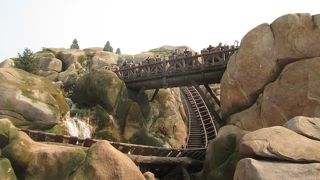 悲鳴や叫び声が聞こえていました